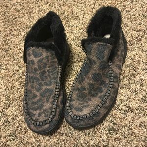 Hey Dude  cheetah print booties